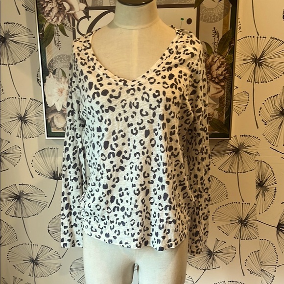 Rails S Leopard Print V-Neck Women's Top - Picture 1 of 1